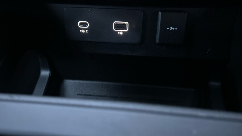 Land Rover Defender 3.0 D250 X-Dynamic SE 90 3dr Auto Diesel Estate